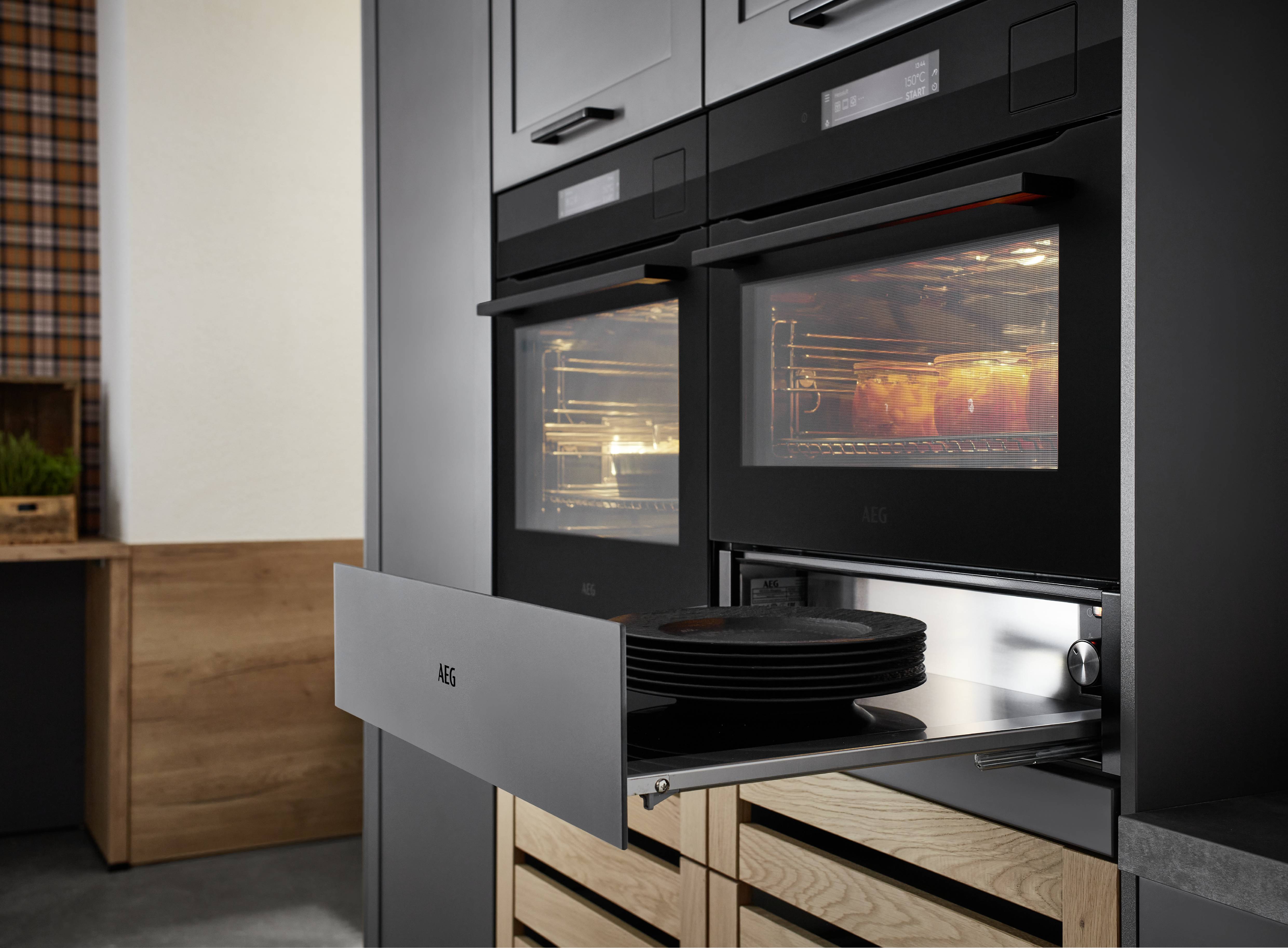 Nobilia Nordic Landhaus mit Griffen AEG-Wärmeschublade