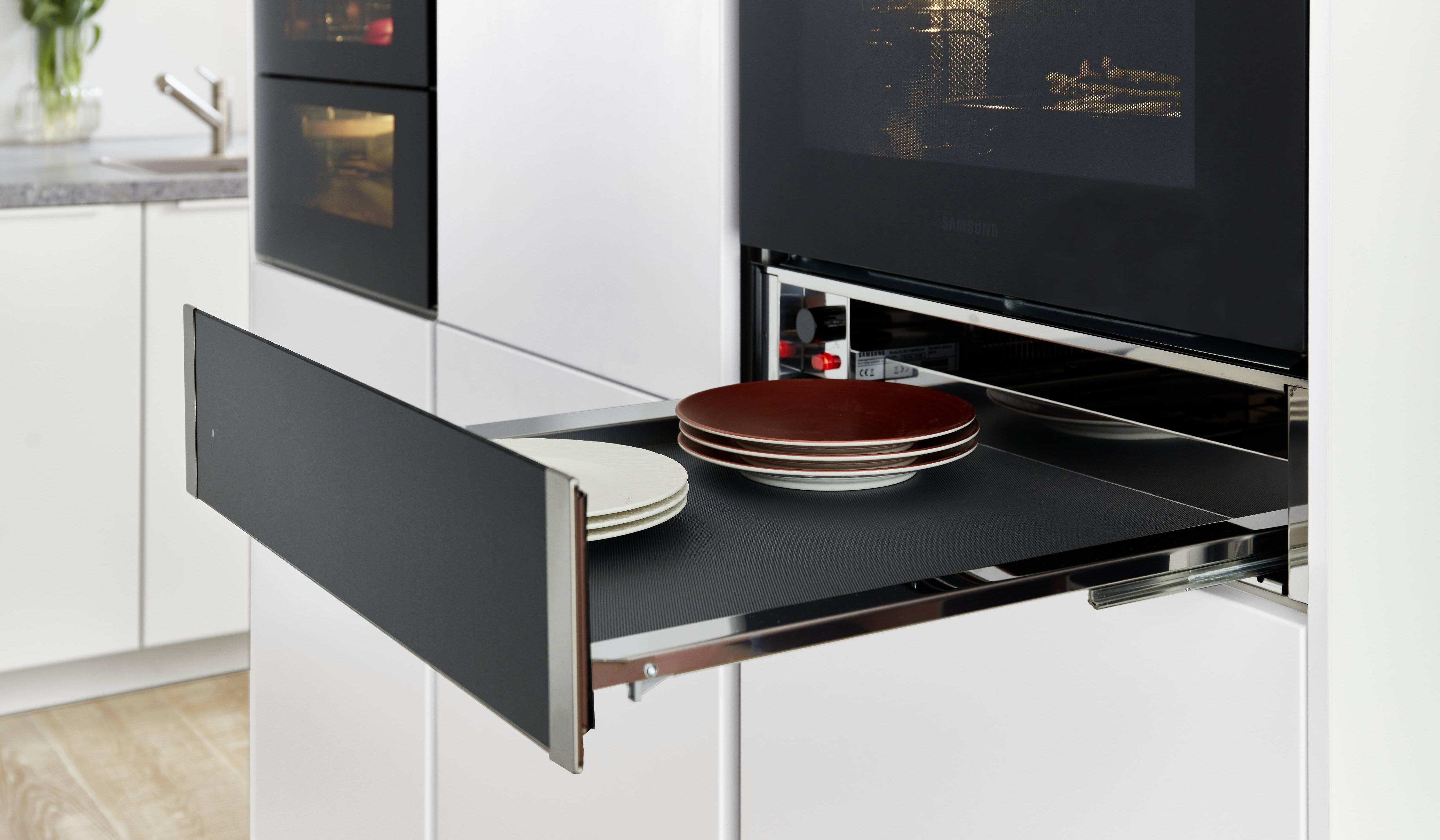 Nobilia Mattweiß grifflos mit SAMSUNG-Wäremschublade